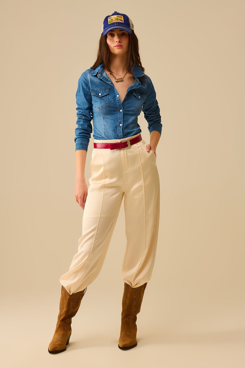 Chemise ajustée en denim extensible avec poches sur la poitrine