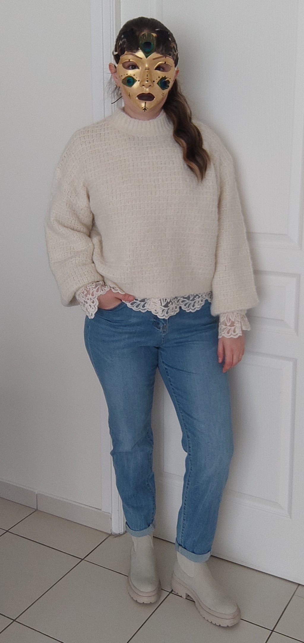 Pull gris en tricot manches ballon